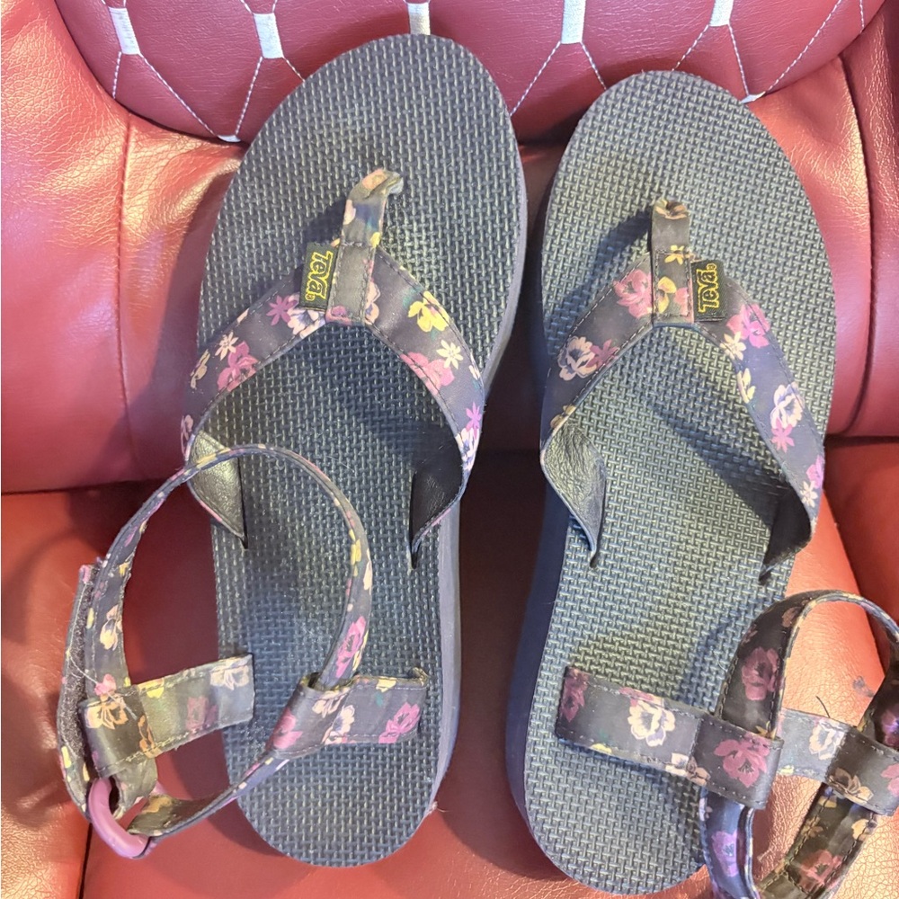 Teva Women's Sandals✌🏾